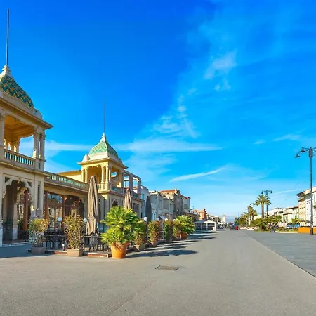 Mare Sorriso 350m From Sea - Happy Apartment Viareggio